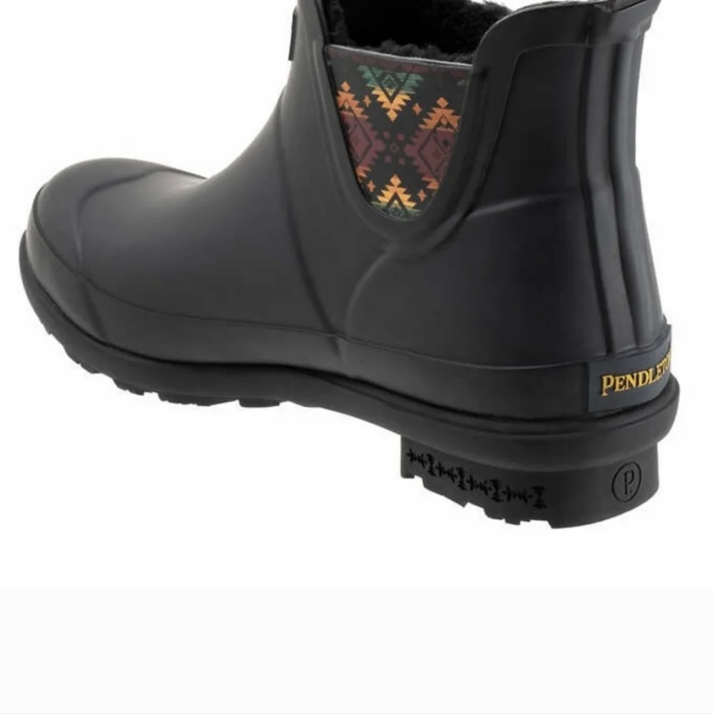 Pendleton Ladies' Chelsea Patterned Rainboot; new in box Size 10